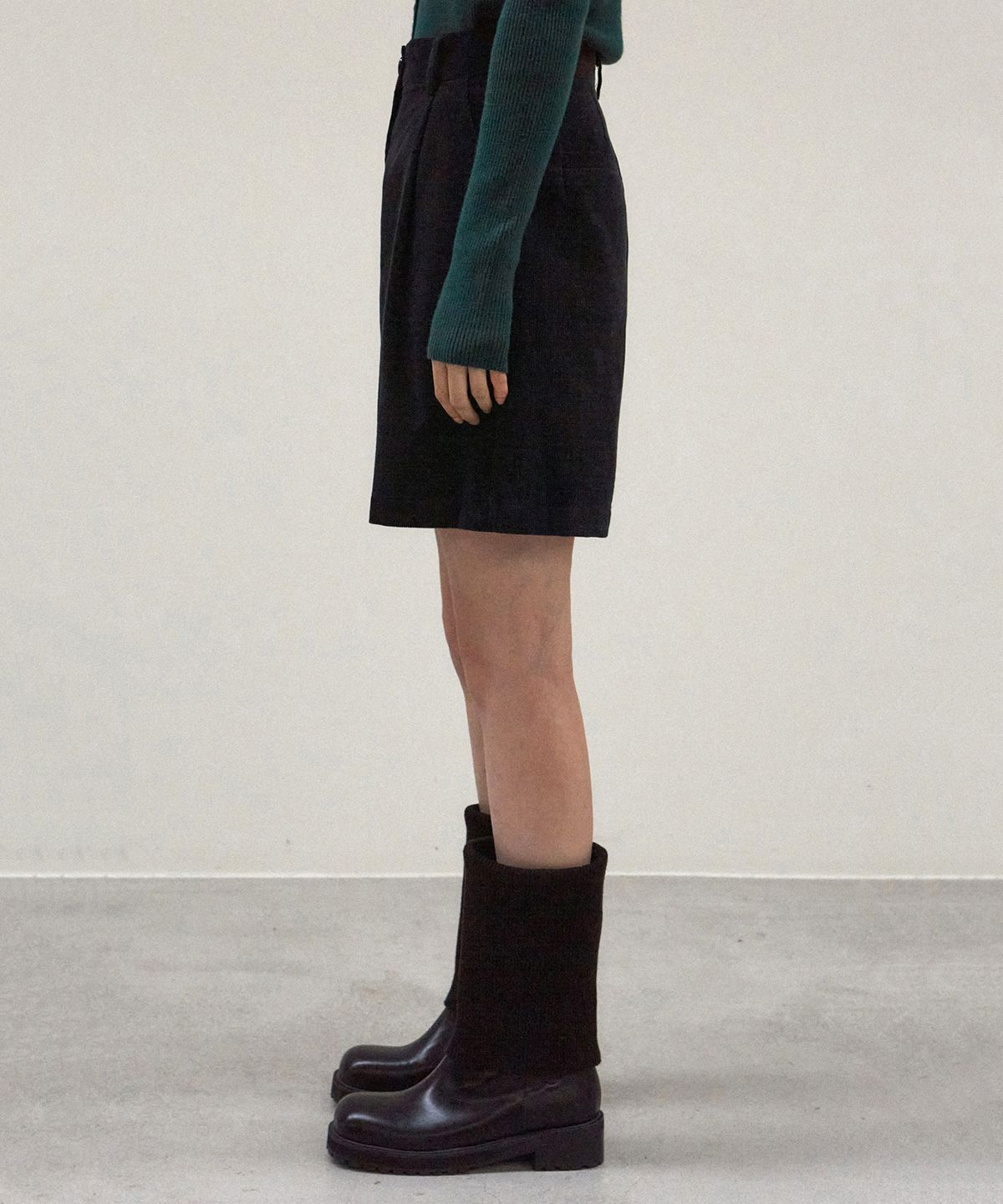 닉앤니콜(NICK&NICOLE) CORDUROY BERMUDA PANTS_BLACK NAVY