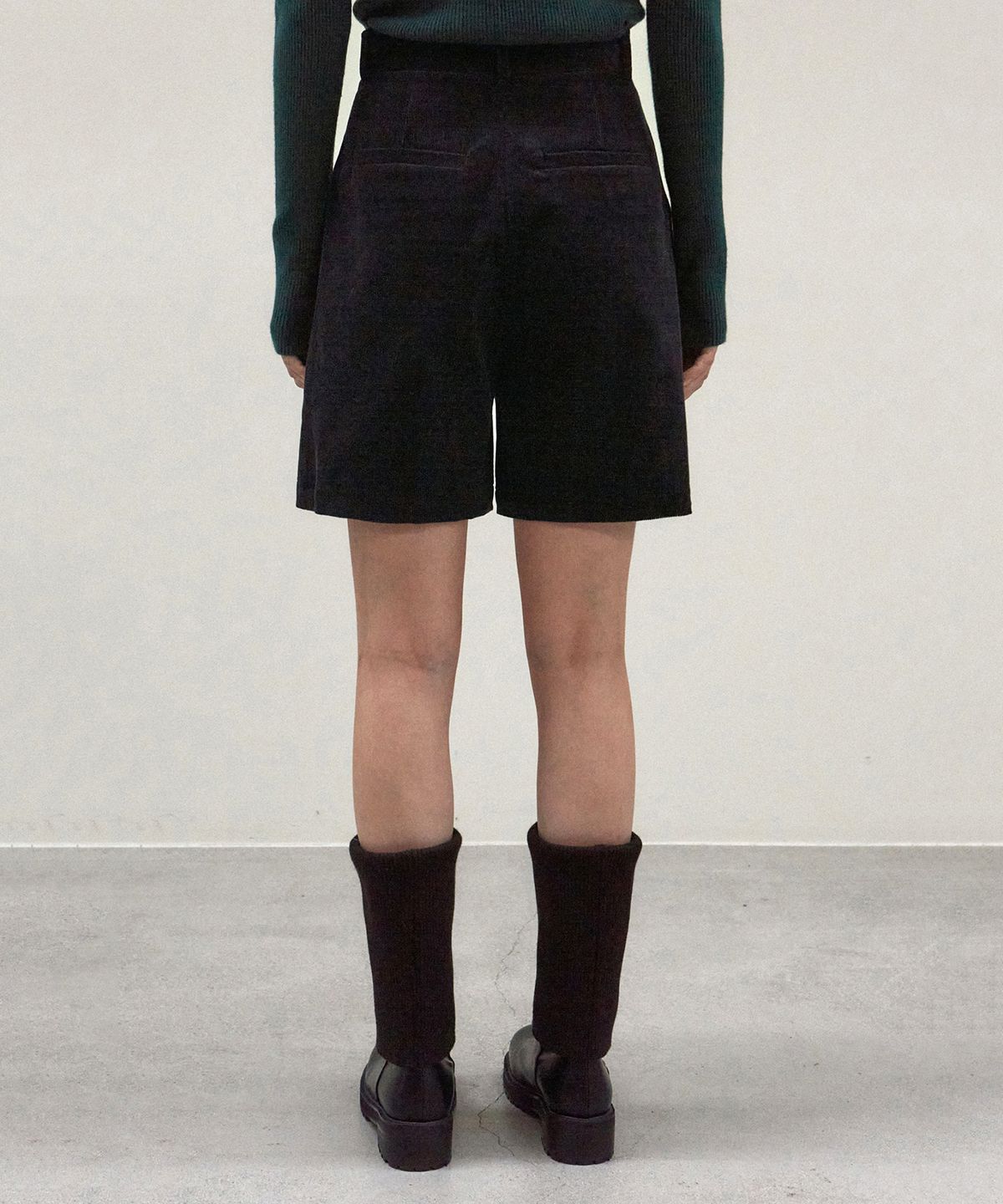 닉앤니콜(NICK&NICOLE) CORDUROY BERMUDA PANTS_BLACK NAVY