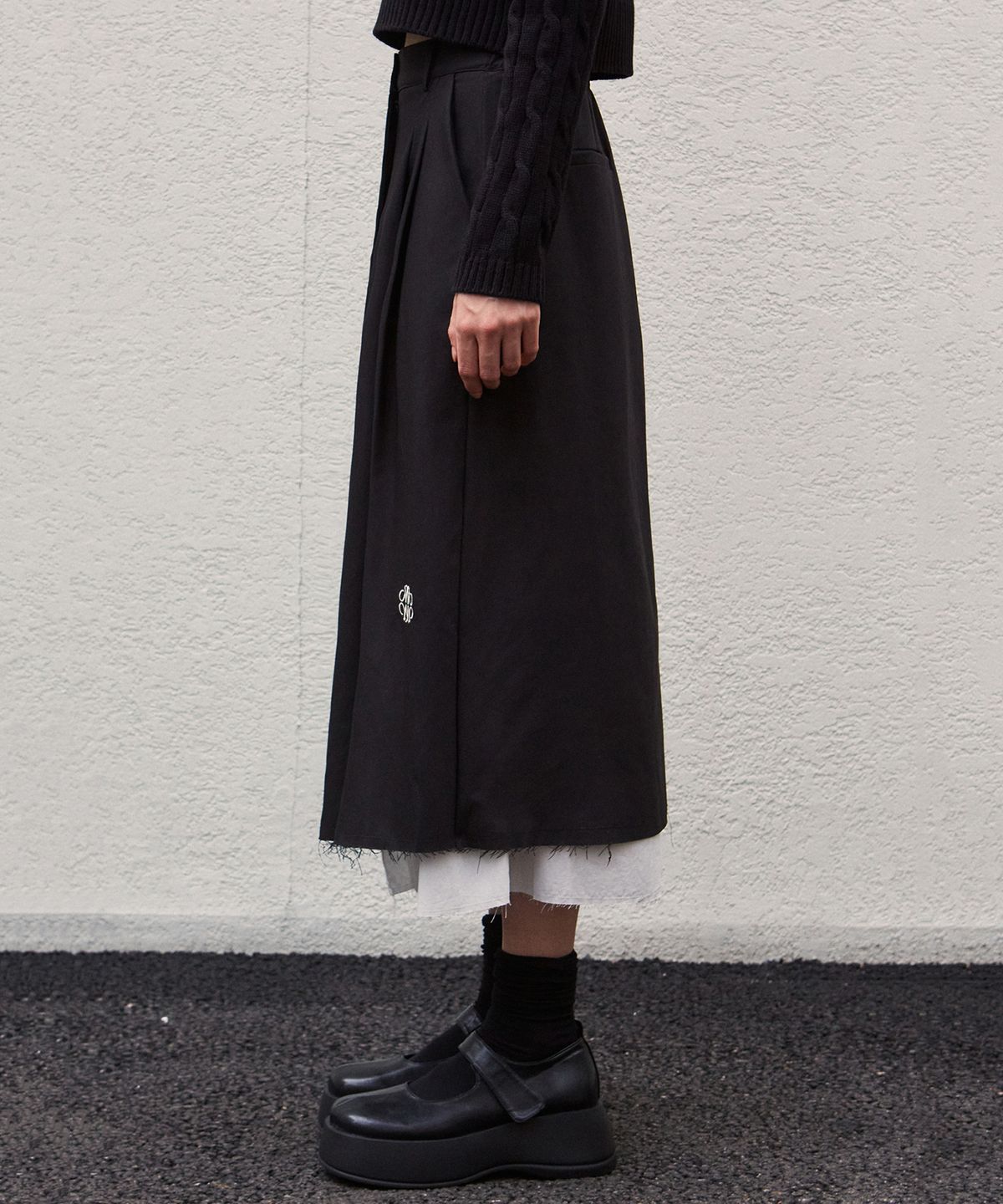닉앤니콜(NICK&NICOLE) NICOLE PINTUCK LAYERED LONG SKIRT_BLACK