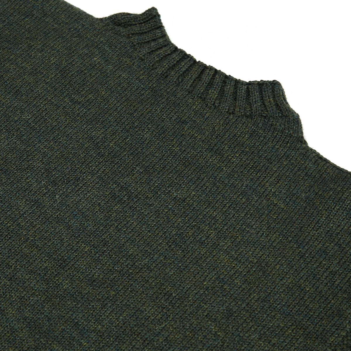 건지 울른스(Guernsey Woollens) 피셔맨 홀가먼트 스웨터 - 로덴 그린