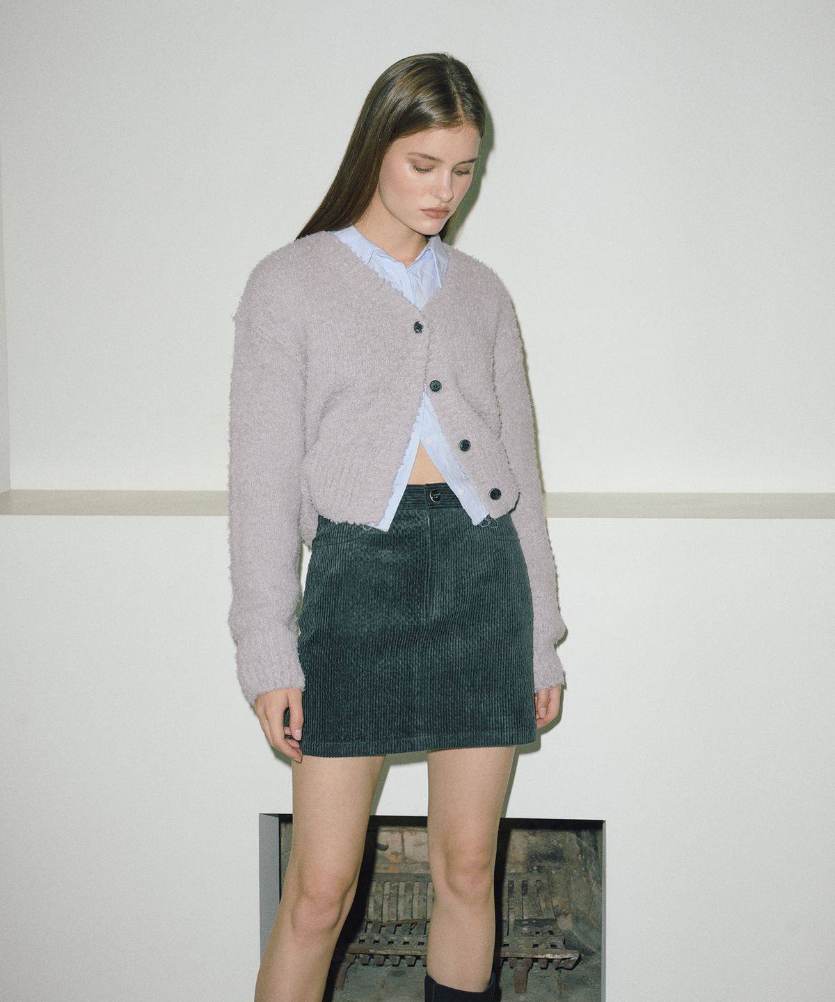 에트몽(ETMON) Boucle V-Neck Knit Cardigan  Khaki Grey