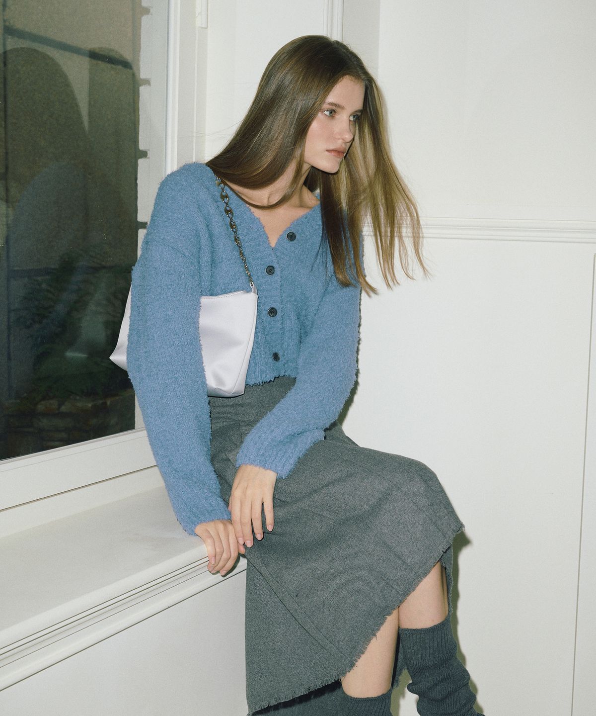 에트몽(ETMON) Boucle V-Neck Knit Cardigan  Blue