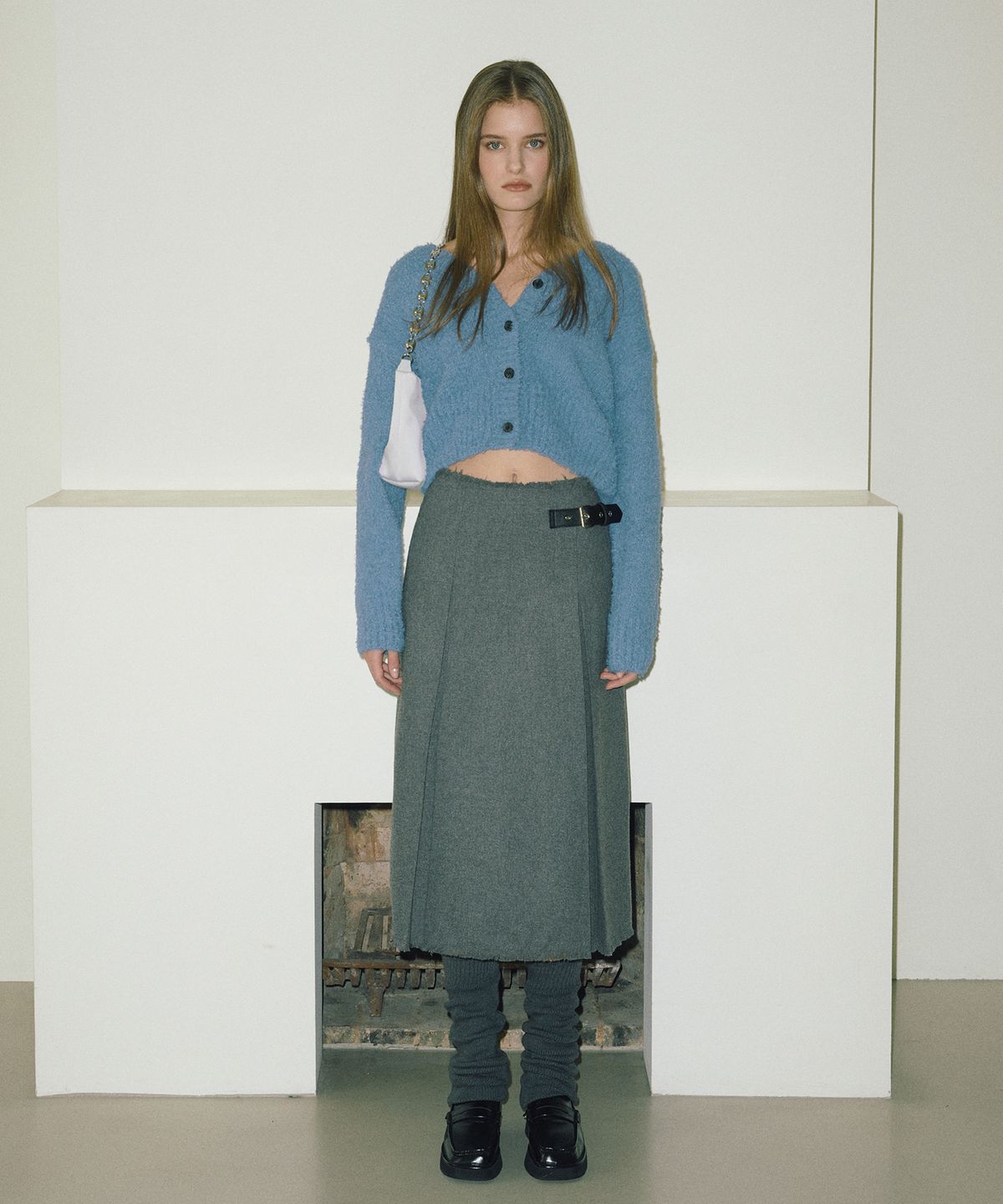 에트몽(ETMON) Boucle V-Neck Knit Cardigan  Blue