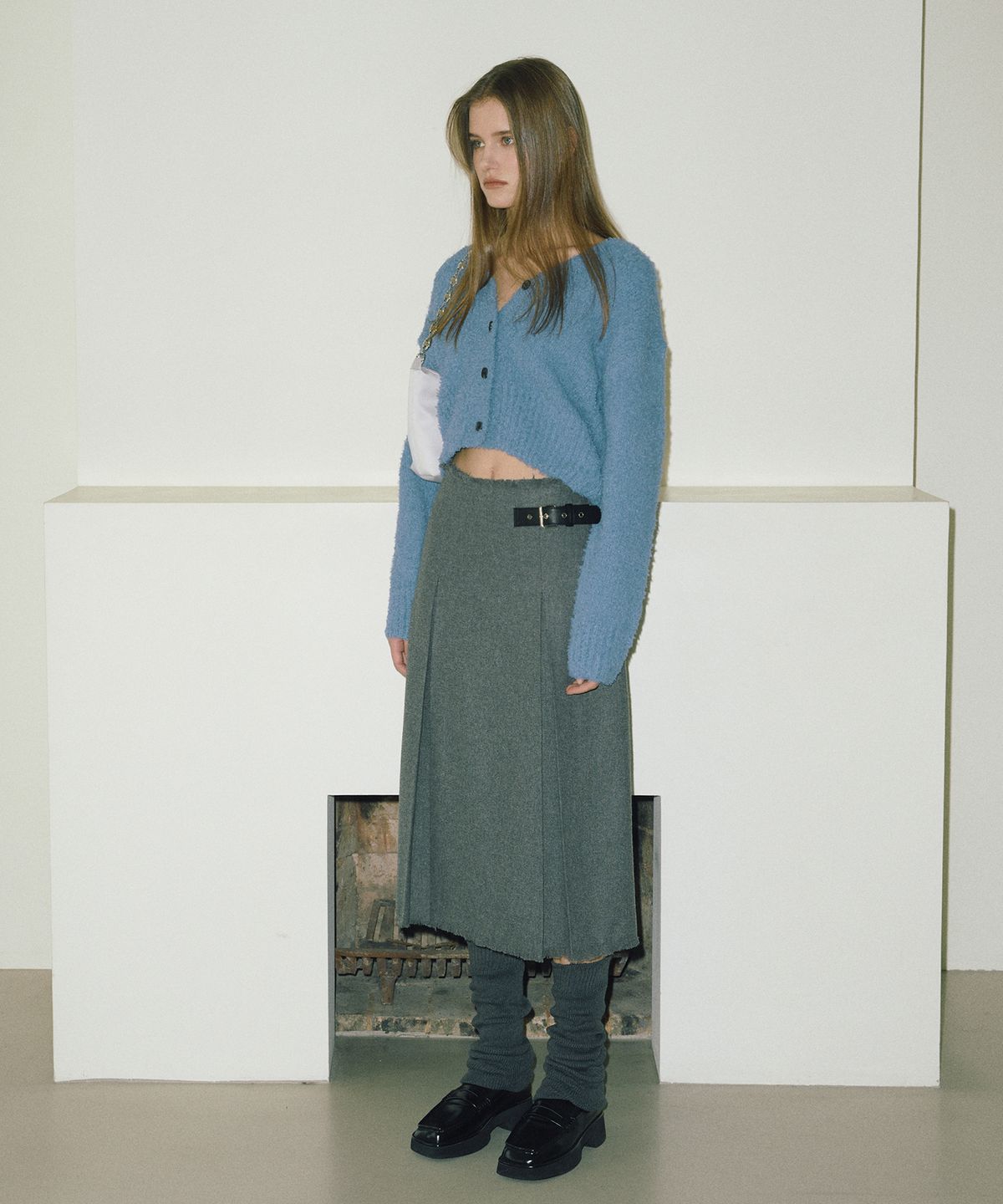에트몽(ETMON) Boucle V-Neck Knit Cardigan  Blue