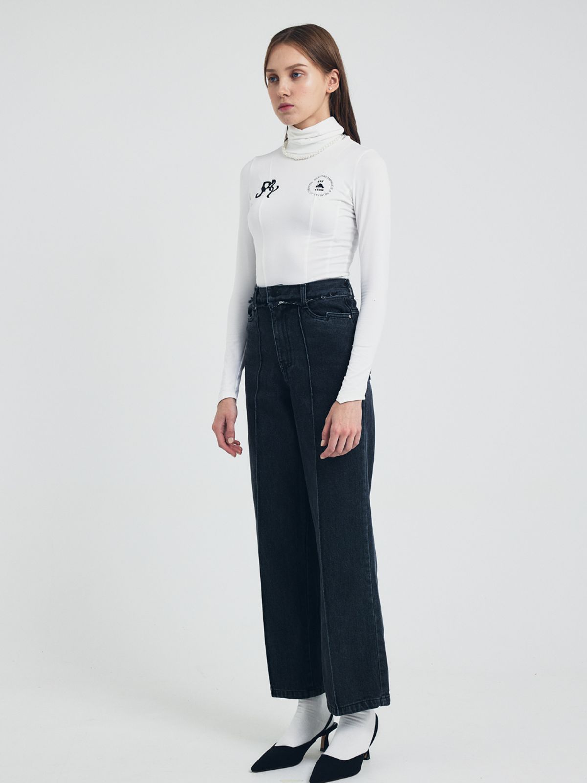 쎄이연(SAYYEON) Turtle neck Printing T-shirt White