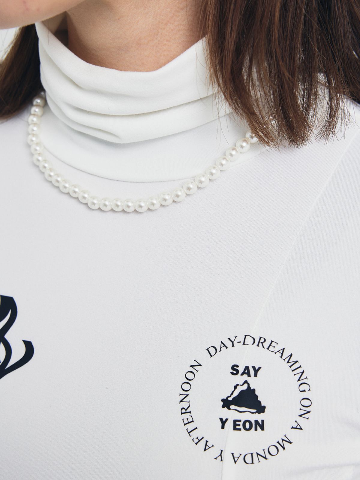 쎄이연(SAYYEON) Turtle neck Printing T-shirt White