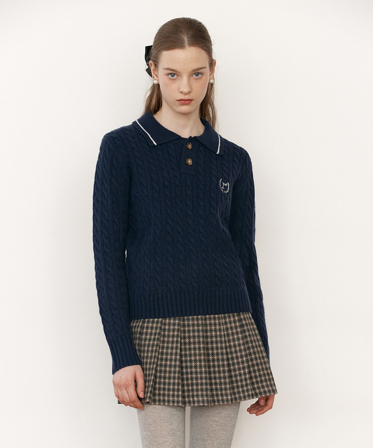 로라로라(ROLAROLA) LOGO COLLAR CABLE KNIT NAVY