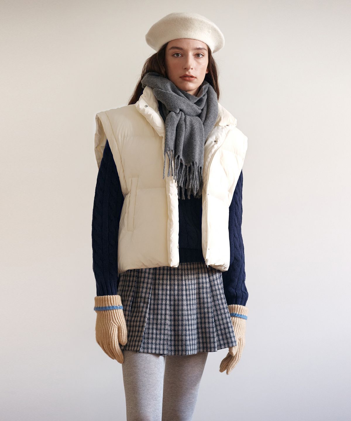 로라로라(ROLAROLA) DETACHABLE PUFFER SHORT PADDING IVORY