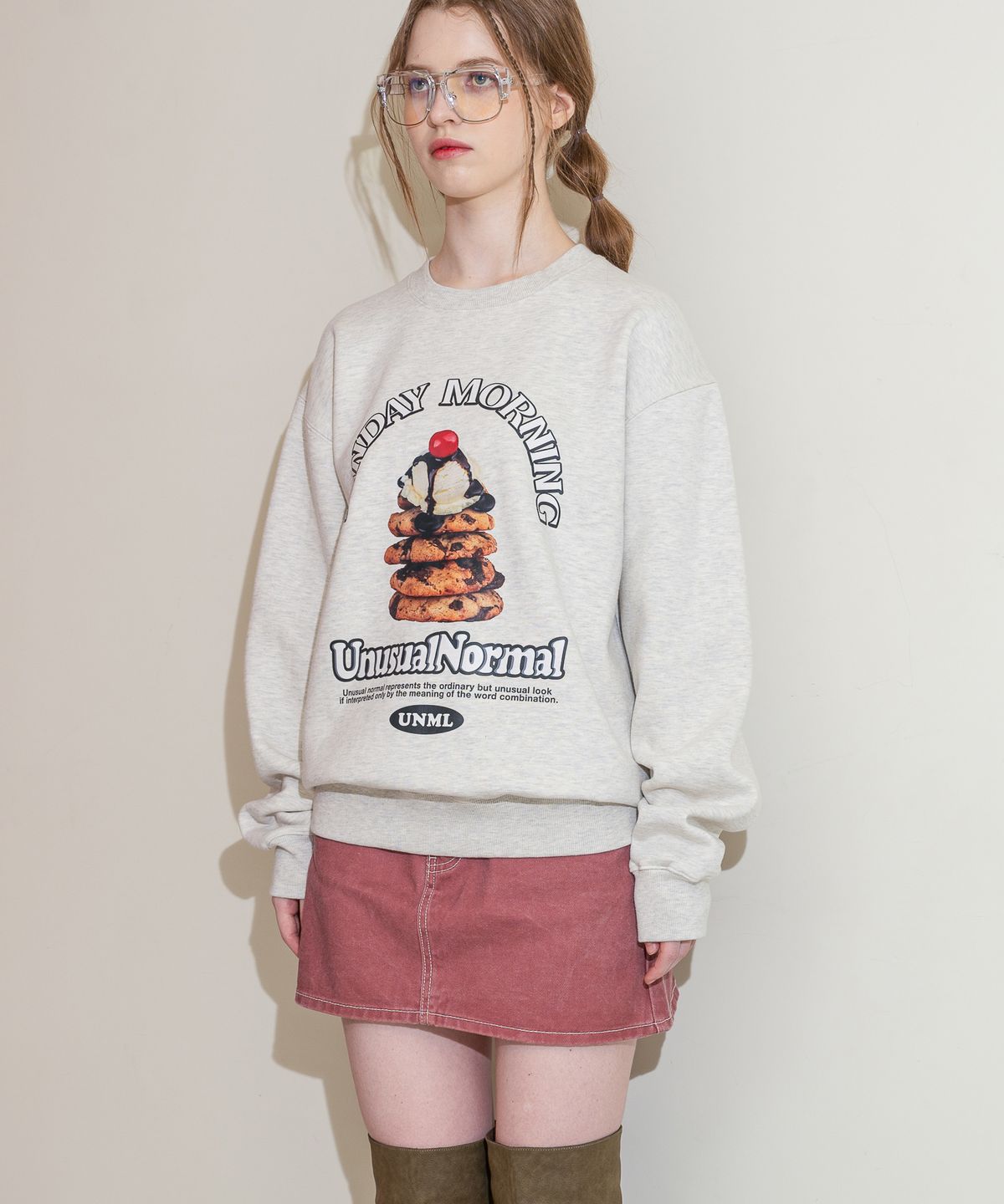 언유주얼 노말(UNUSUALNORMAL) COOKIES SWEAT SHIRT _ OATMEAL