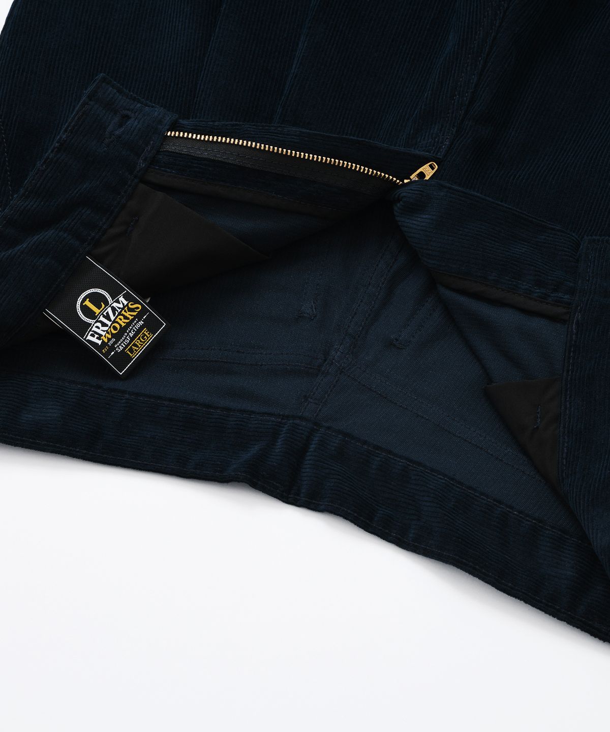 프리즘웍스(FRIZMWORKS) CORDUROY COMFORT TWO TUCK PANTS _ NAVY
