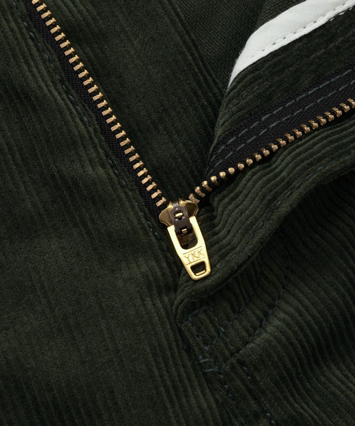 프리즘웍스(FRIZMWORKS) CORDUROY COMFORT TWO TUCK PANTS _ OLIVE