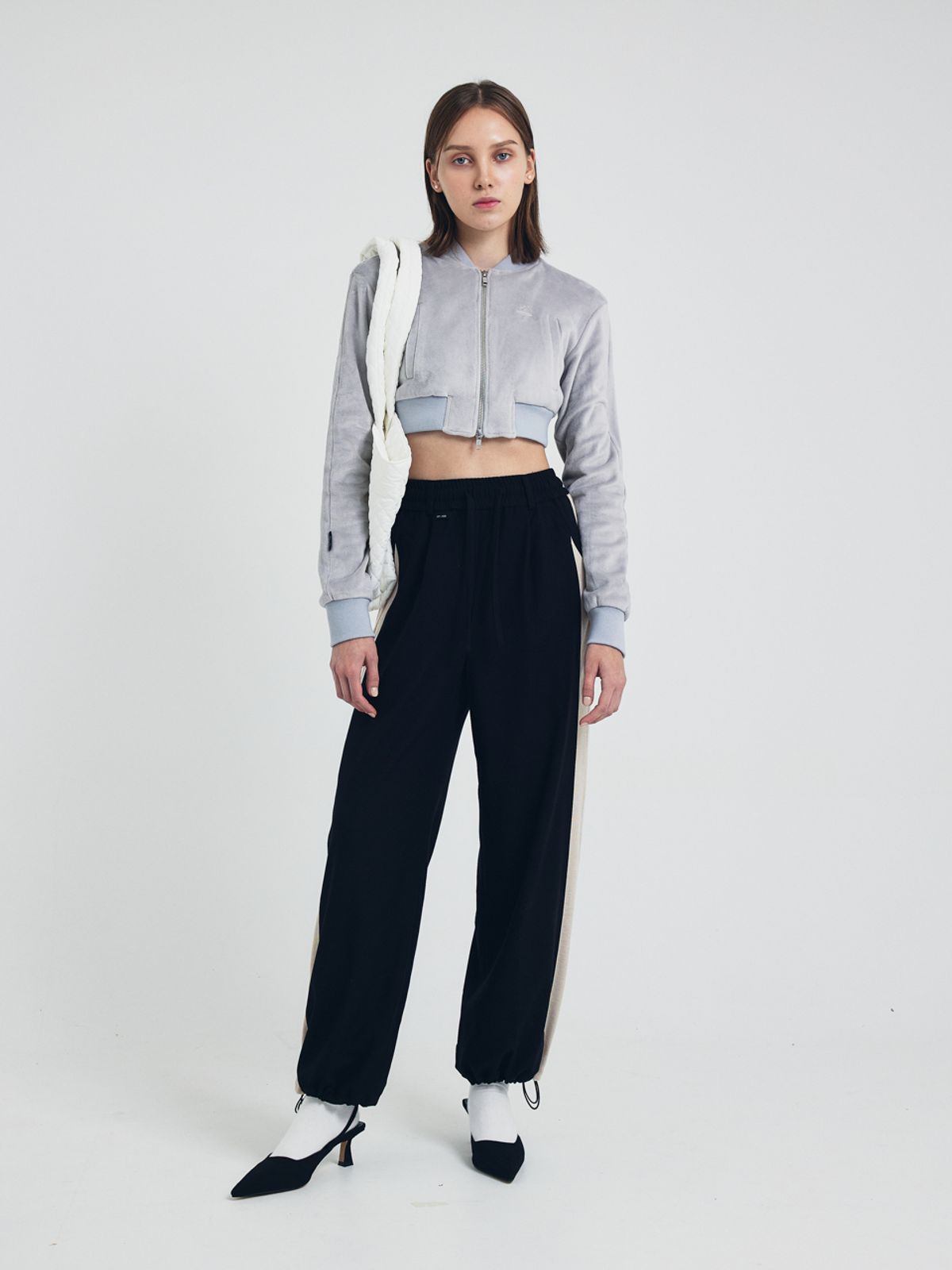 쎄이연(SAYYEON) Soft Velvet Cropped Bomber Jacket Gray