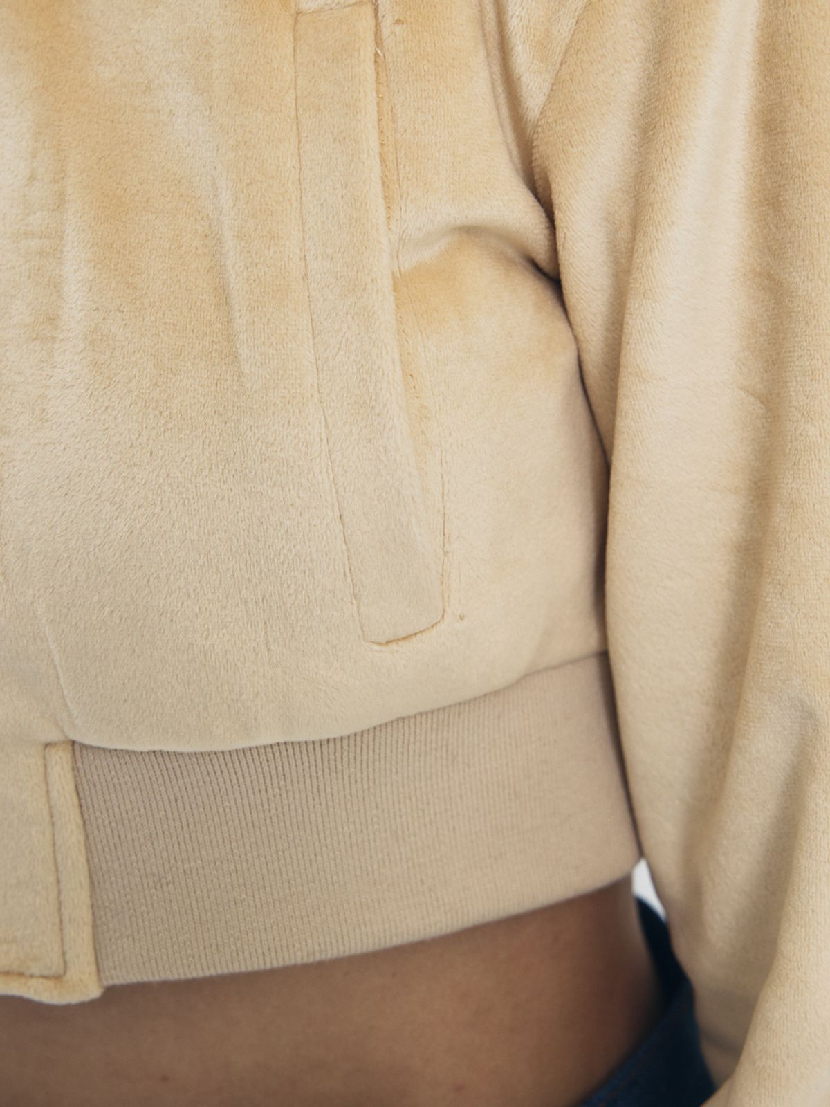 쎄이연(SAYYEON) Soft Velvet Cropped Bomber Jacket Yellow Beige