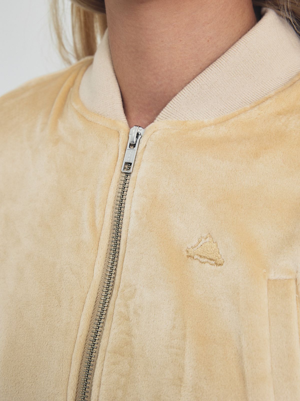 쎄이연(SAYYEON) Soft Velvet Cropped Bomber Jacket Yellow Beige