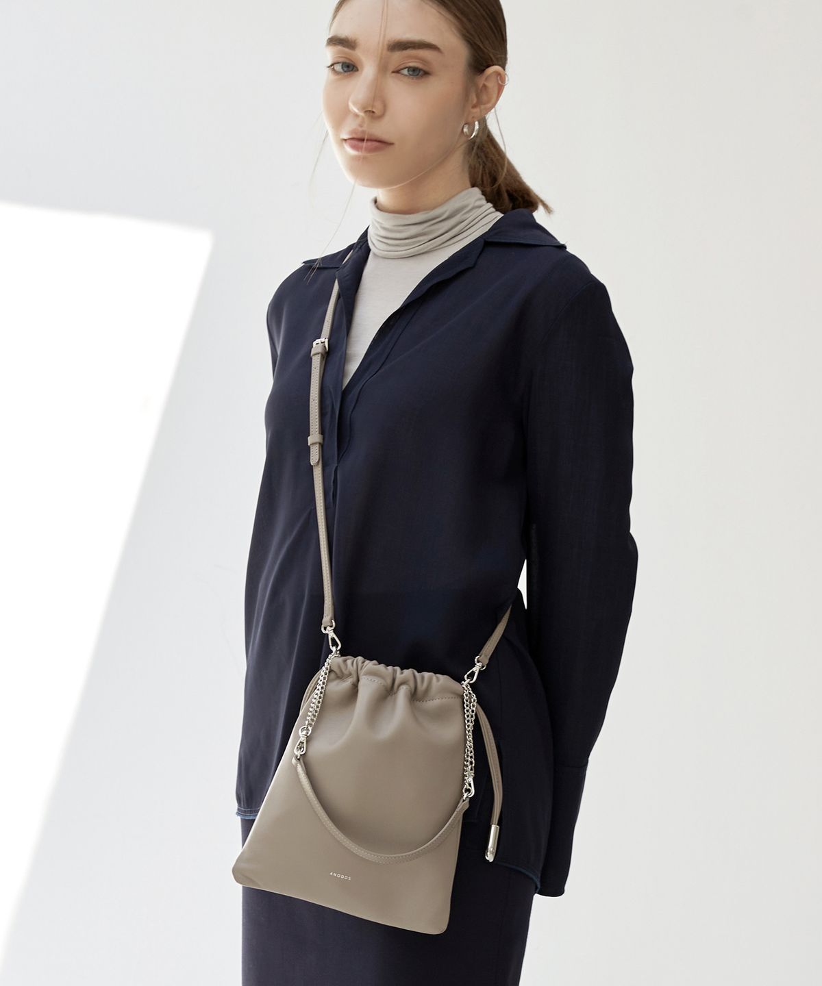 앤오즈(ANODDS) LUZIN MINI chain strap bag Peacock Green