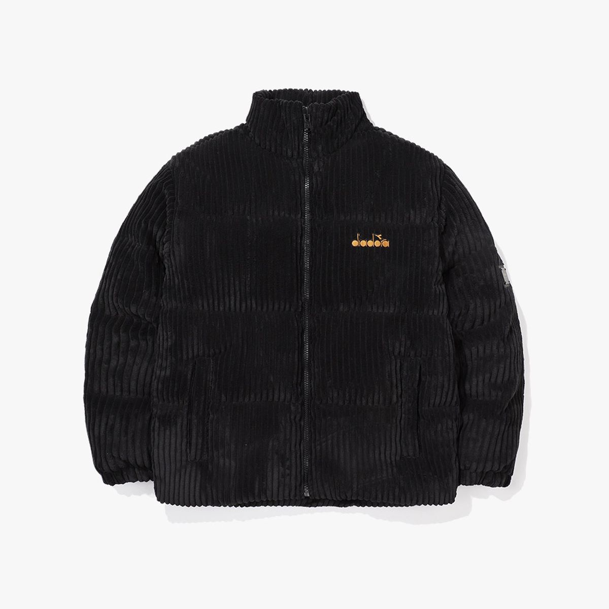 디아도라(diadora) 레거시 코듀로이 숏 덕다운 자켓 BLACK
