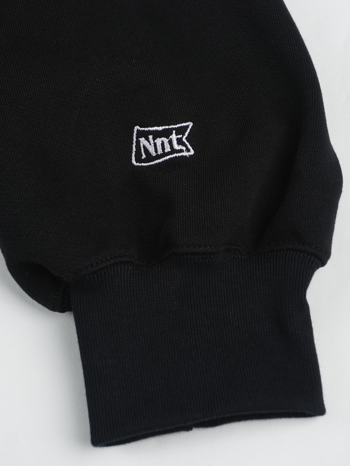 네네츠 어센틱(NENETS AUTHENTIC) N LOGO HALF ZIP-UP SWEATSHIRTS BLACK