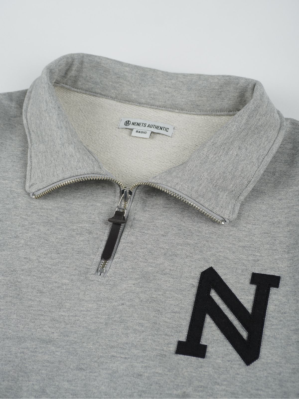 네네츠 어센틱(NENETS AUTHENTIC) N LOGO HALF ZIP-UP SWEATSHIRTS GREY