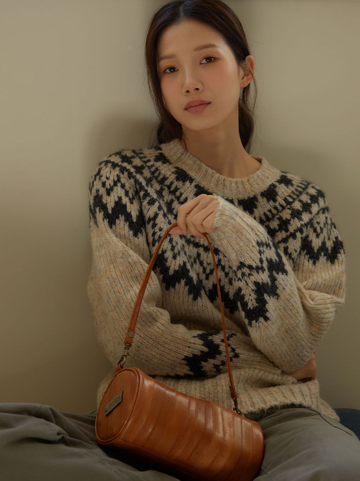 더블쿼츠(DOUBLE QUOTES) 버터 라운드 숄더 백 카멜