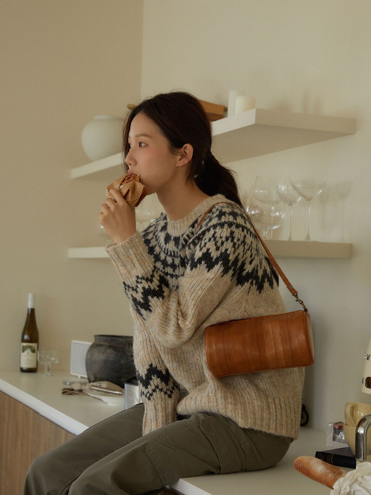더블쿼츠(DOUBLE QUOTES) 버터 라운드 숄더 백 카멜