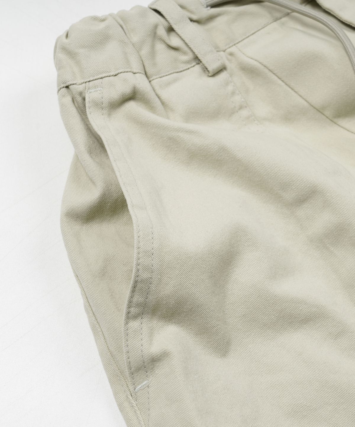 프리즘웍스(FRIZMWORKS) TWILL BALLOON PANTS _ LIGHT KHAKI