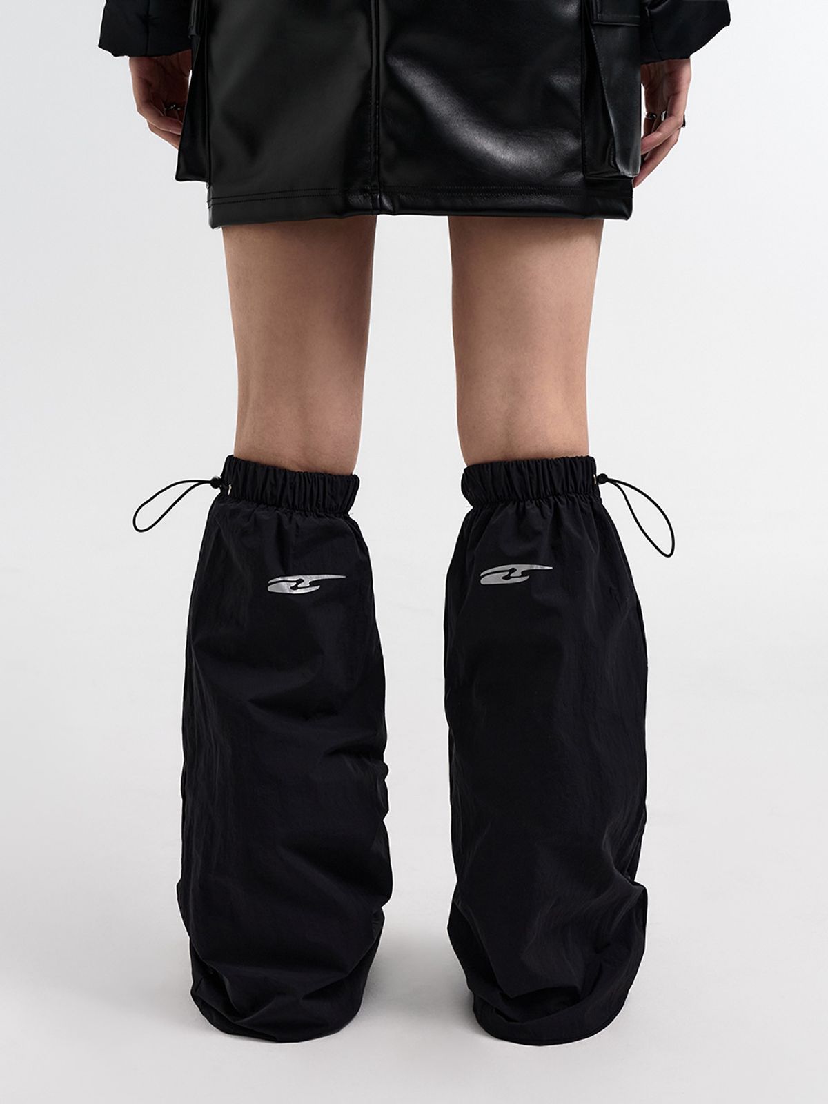 와이이이엘(YEEL) STRING LEG WARMER BLACK