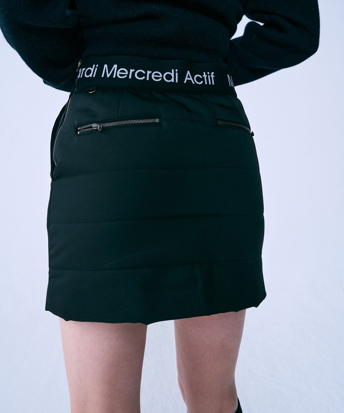 마르디 메크르디 악티프(MARDI MERCREDI ACTIF) 패디드 미니 스커트 블랙