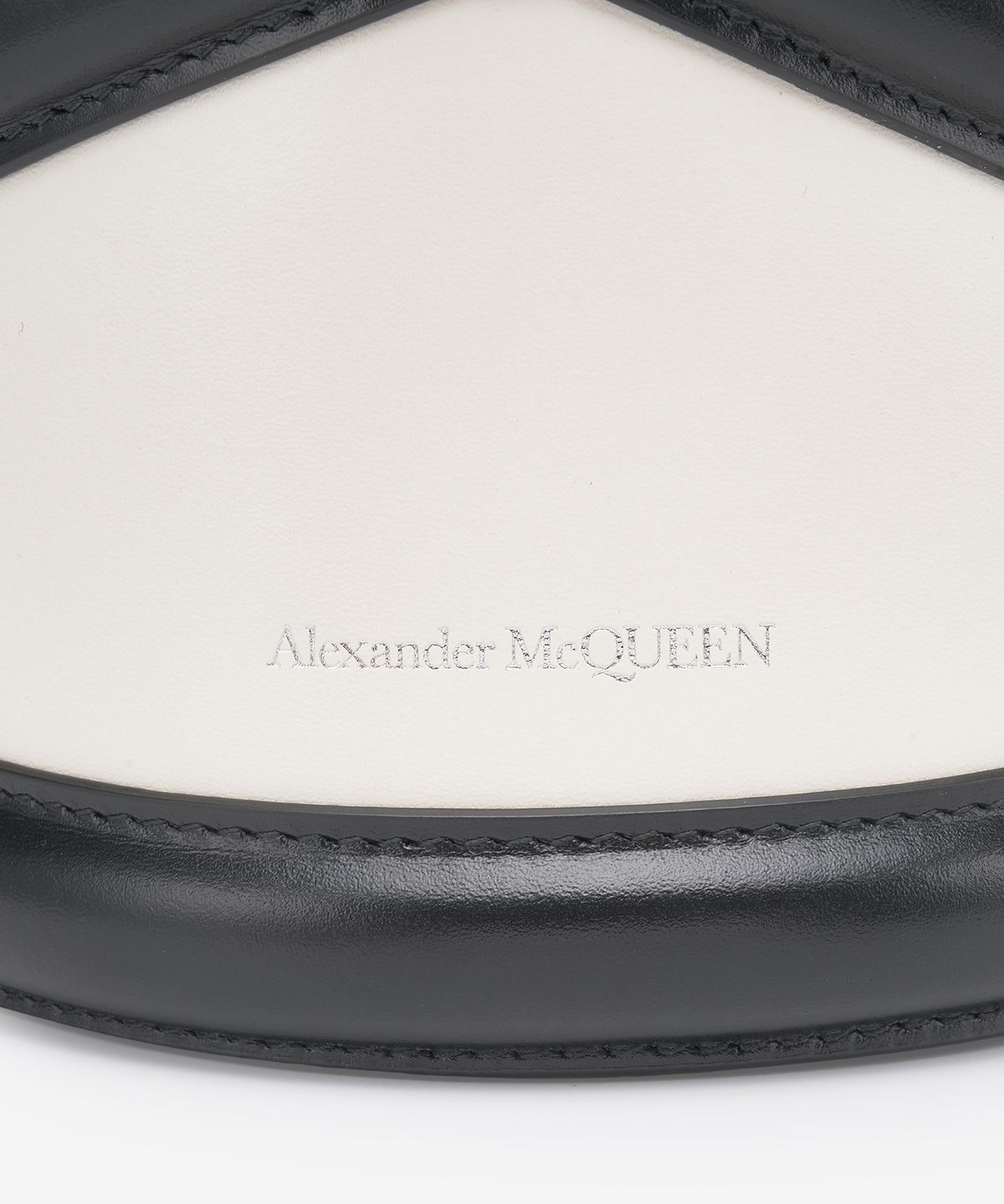 알렉산더 맥퀸(ALEXANDER McQUEEN) 커브 숄더백 - 아이보리 / 6564671YB419090