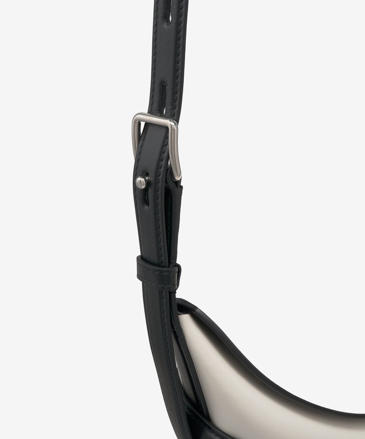 알렉산더 맥퀸(ALEXANDER McQUEEN) 커브 숄더백 - 아이보리 / 6564671YB419090