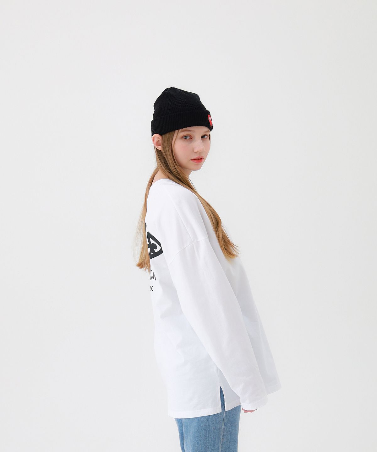 스캐치드(SCATCHD) 마이 크라잉 로맨스 로고 자수 숏비니 블랙