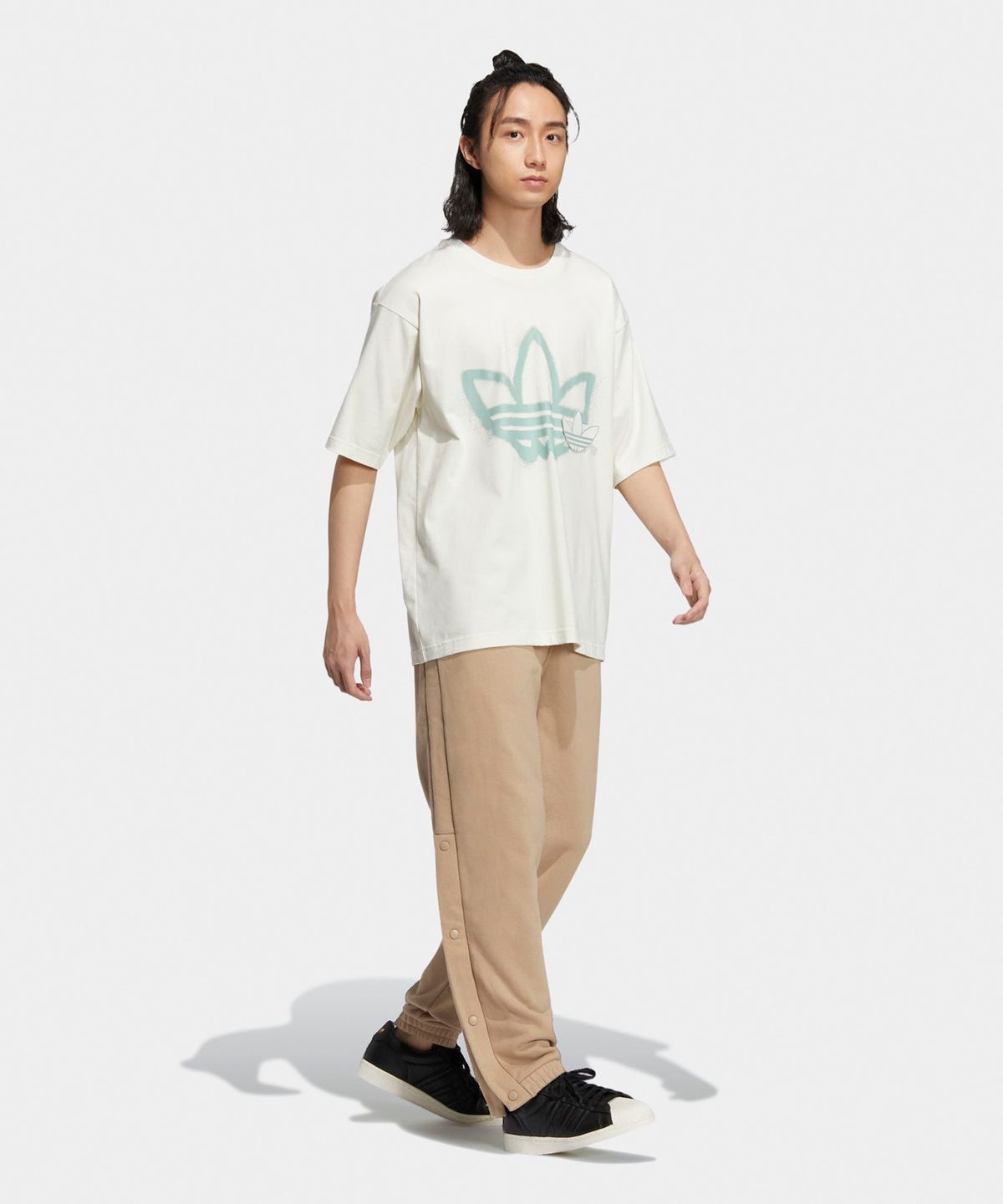아디다스(ADIDAS) 에센셜 팬츠 - 베이지 / IC8152