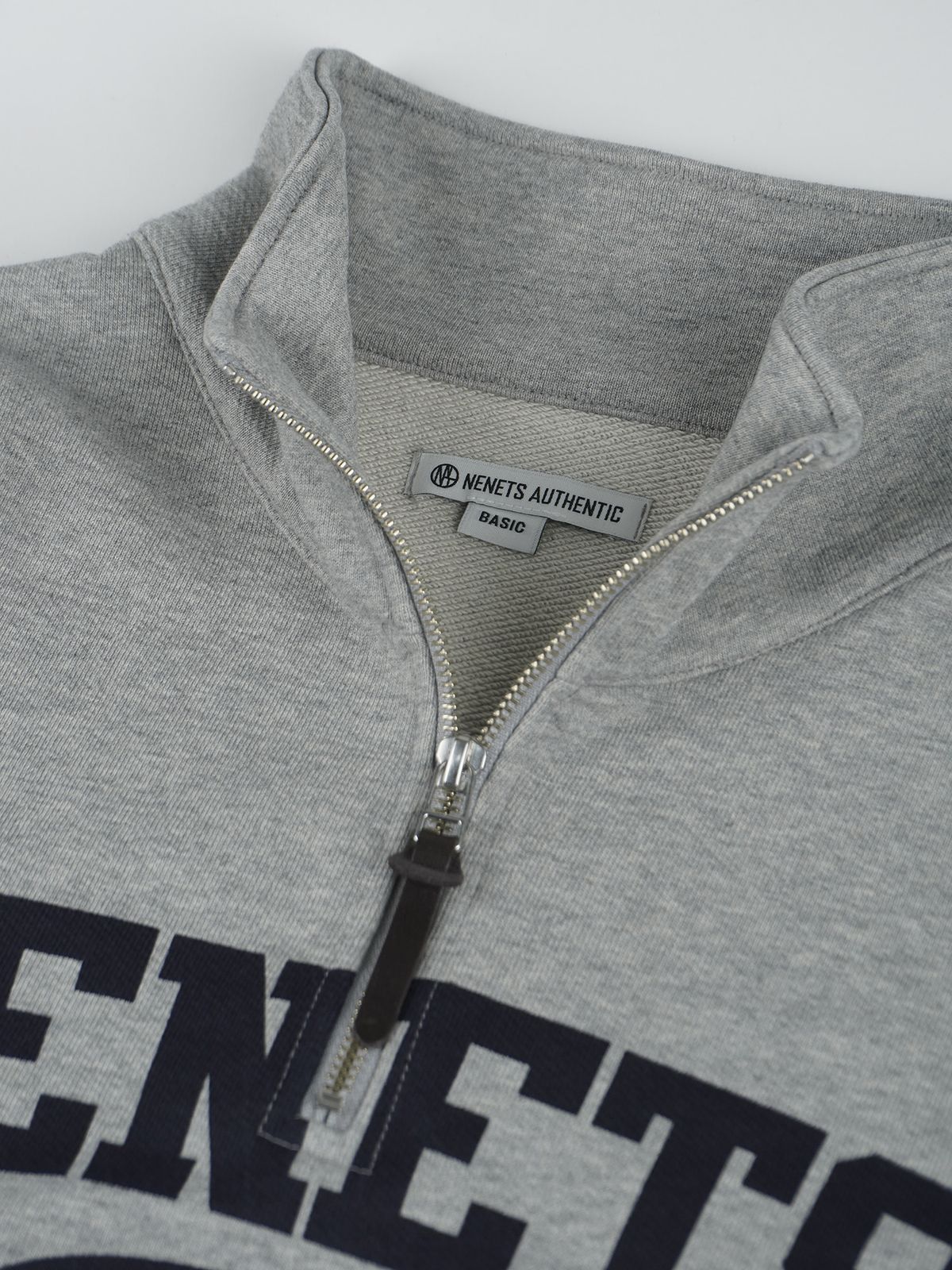 네네츠 어센틱(NENETS AUTHENTIC) ARCH LOGO HALF ZIP-UP SWEATSHIRTS GREY