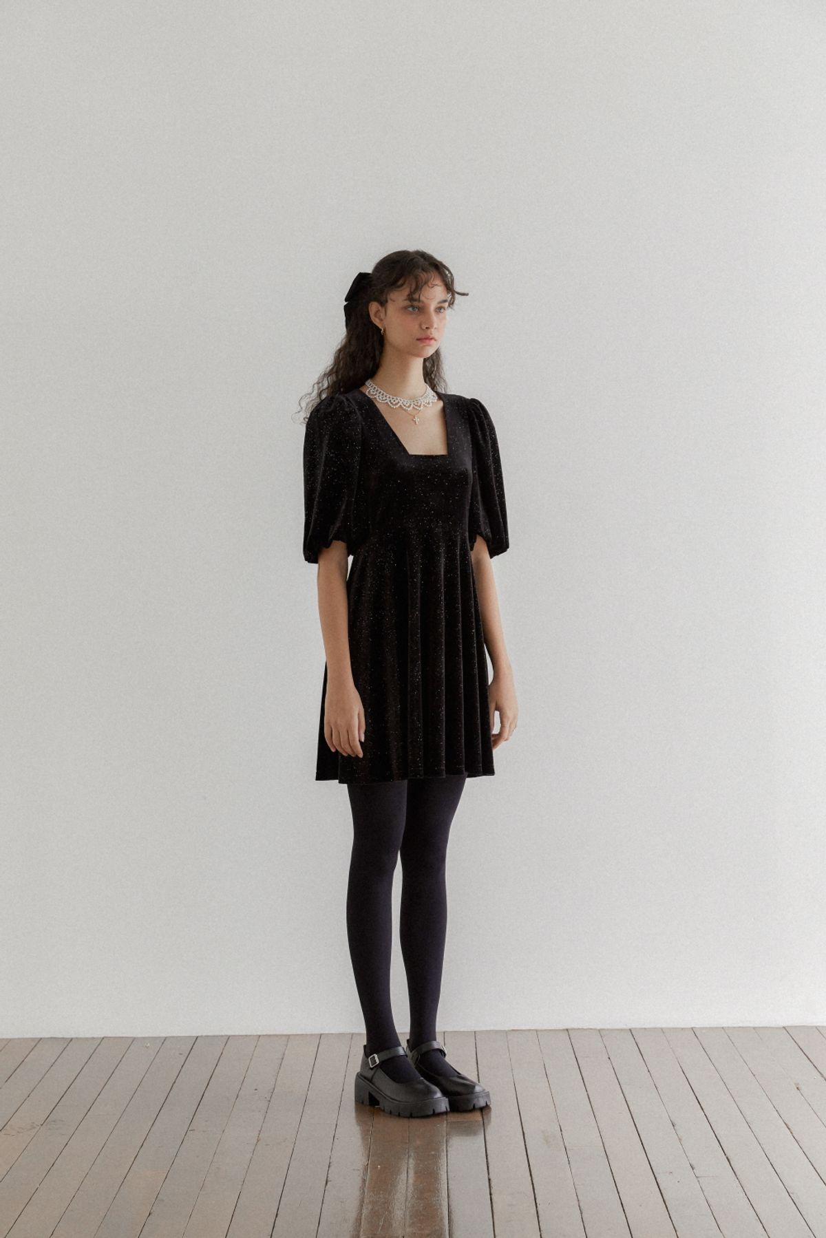 나루강(NARU KANG) Velvet Wide-sleeve Square neck Mini Dress