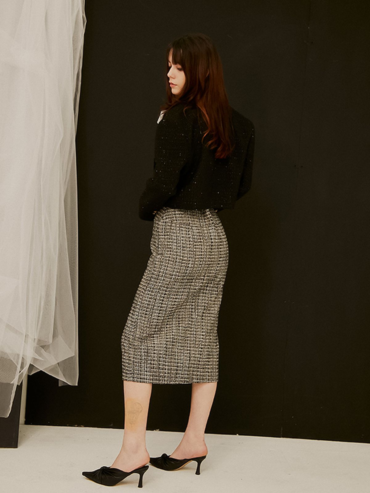 쏘리, 투 머치 러브(SORRY, TOO MUCH LOVE) Rael Midi Tweed H Line Skirt_Black