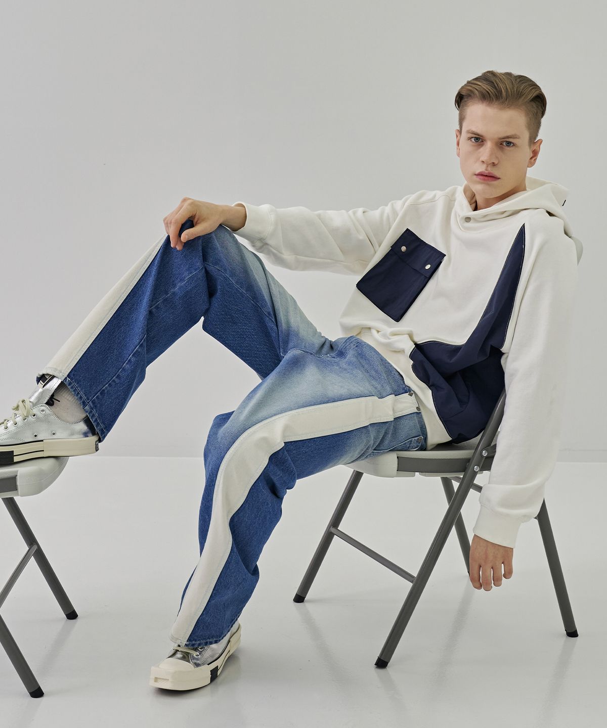 디메이든(DEMADEN) SIDE LEATHER LINE WIDE PANTS BLUE
