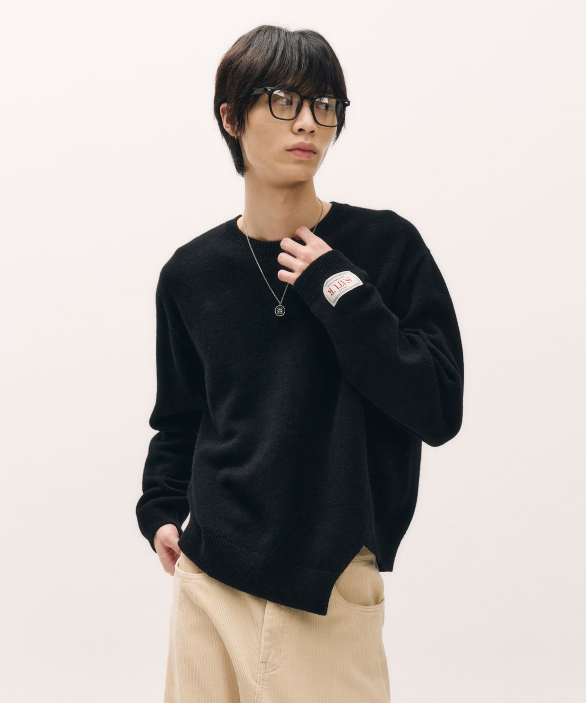 세터(SATUR) 더블린 언발란스 캐시미어 블렌드 니트 클래식 블랙