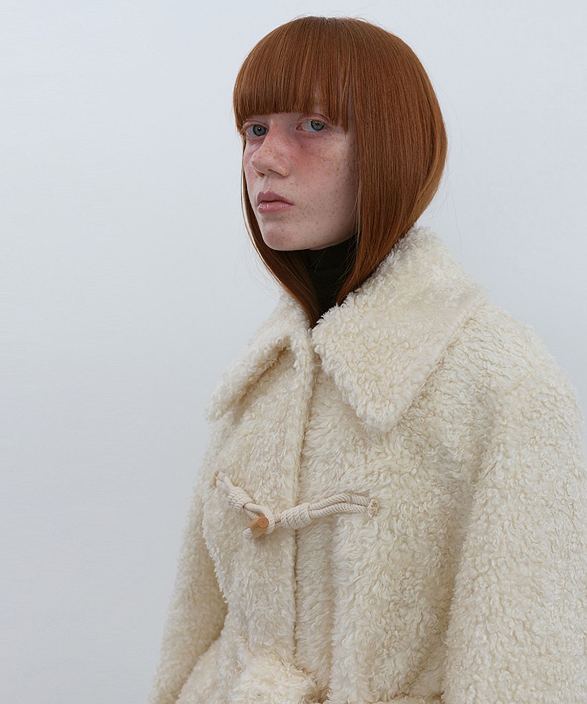 아위(AHWE) Fur Belted Coat_IVORY