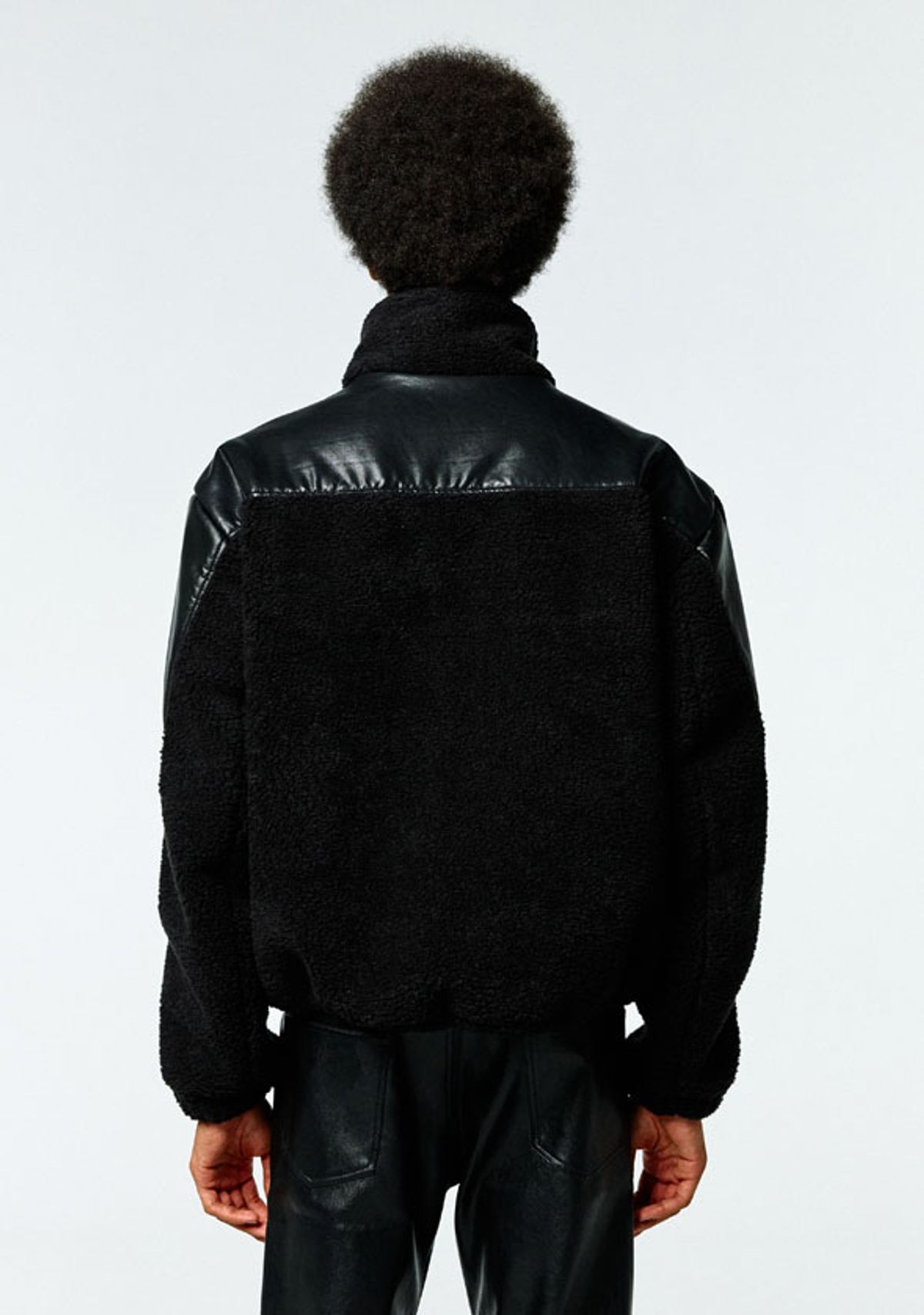 세비지(SAVAGE) Sherpa Fleece Jacket - Black