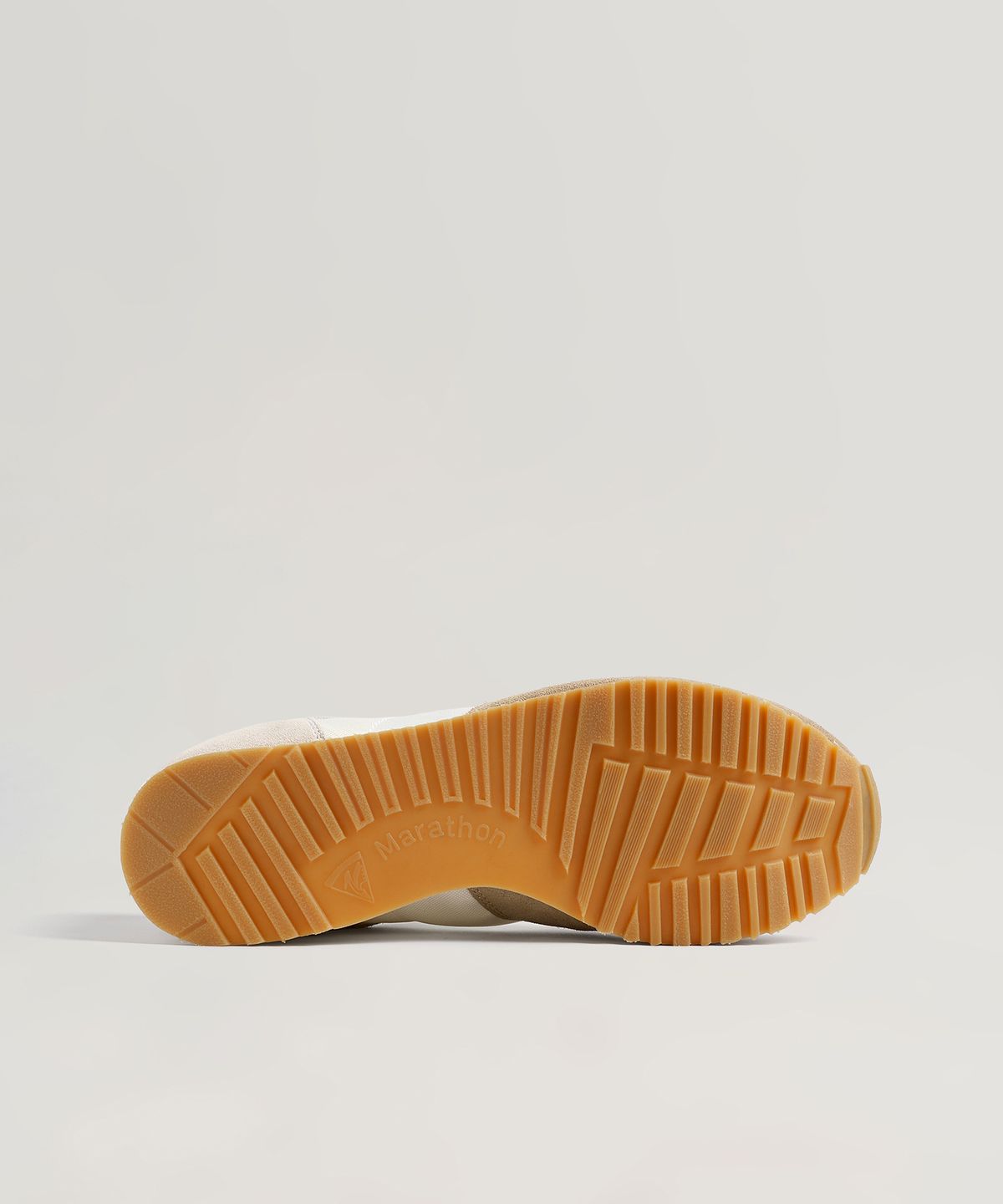 노베스타(NOVESTA) 마라톤 스니커즈 White/Beige