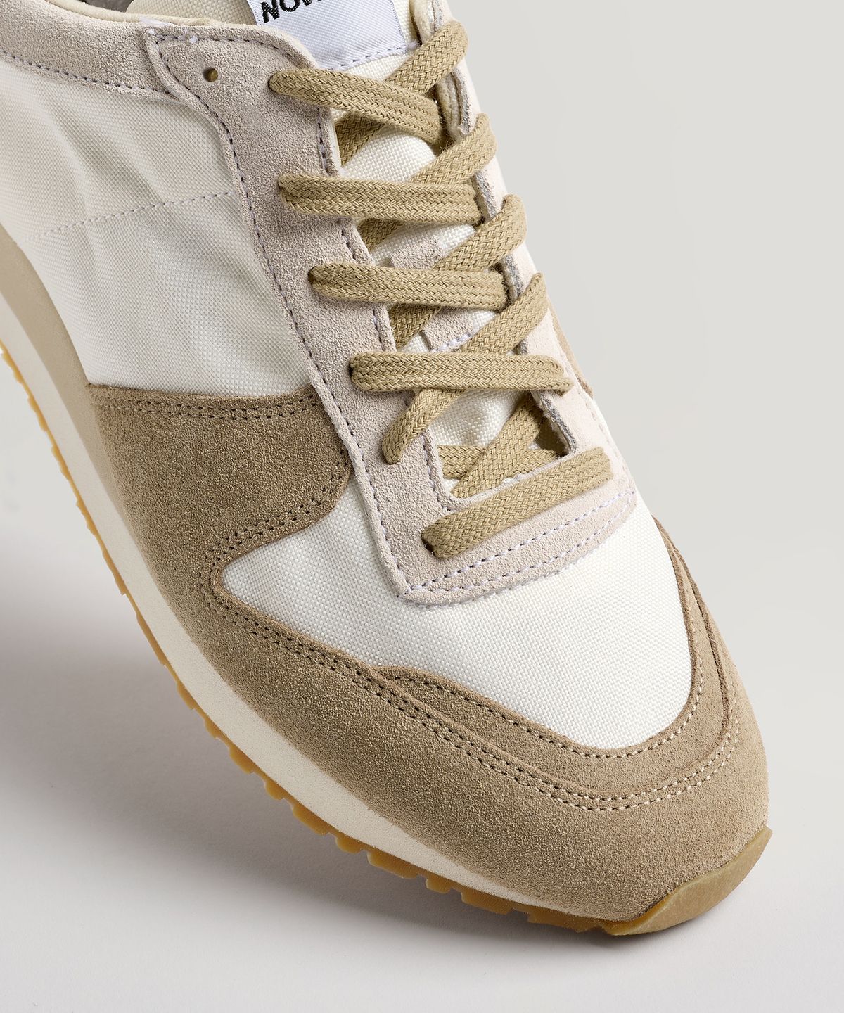 노베스타(NOVESTA) 마라톤 스니커즈 White/Beige