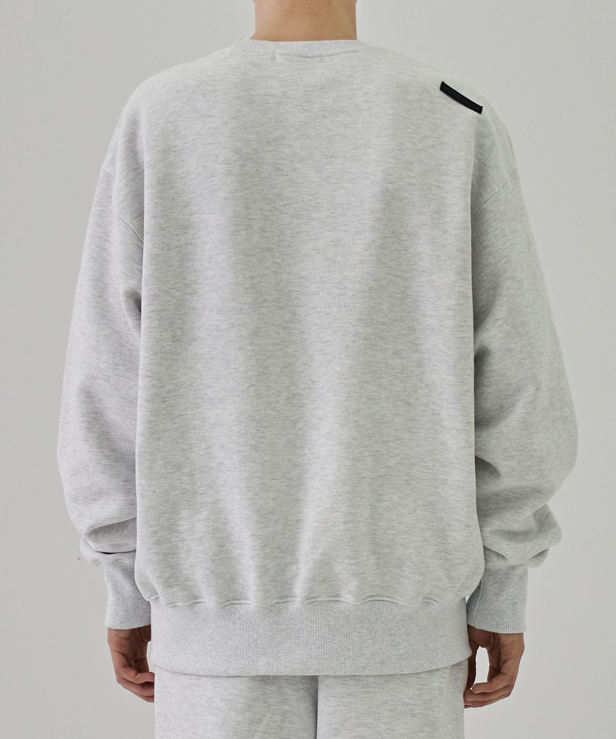 디메이든(DEMADEN) DEMD METALLIC GLITCH LOGO OVERSIZED SWEATSHIRT GRAY