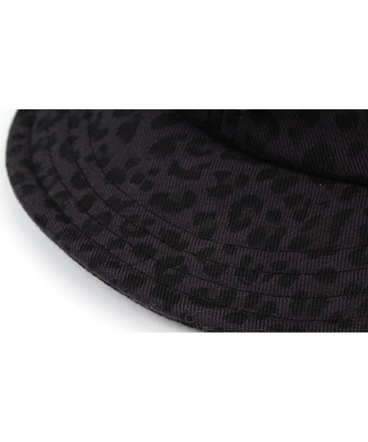 유니버셜 케미스트리(UNIVERSAL CHEMISTRY) Leopard Navy Earflap Cap 호피 귀달이모자