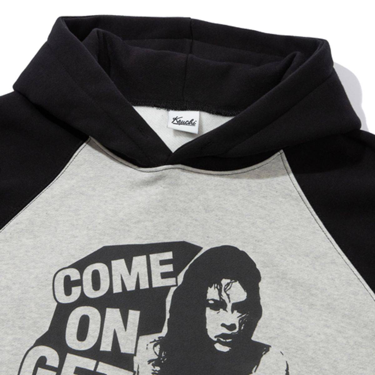 크루치(KRUCHI) GREEDY RAGLAN HOODIE (BLACK GREY)