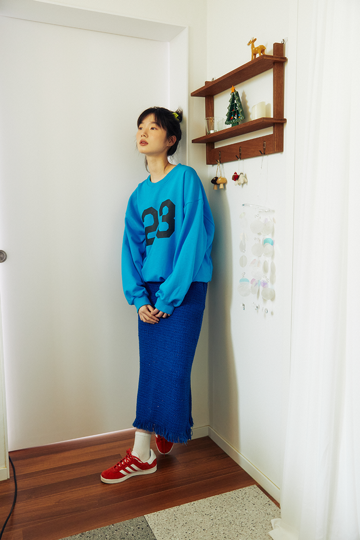 쿠키시(KOOKEESEE) 23 프린팅 스웻셔츠_블루