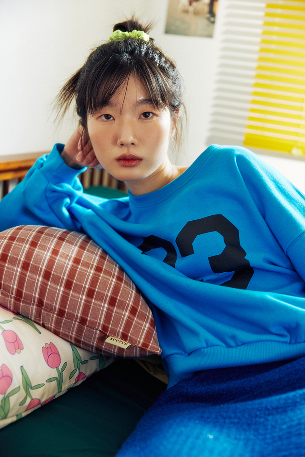 쿠키시(KOOKEESEE) 23 프린팅 스웻셔츠_블루