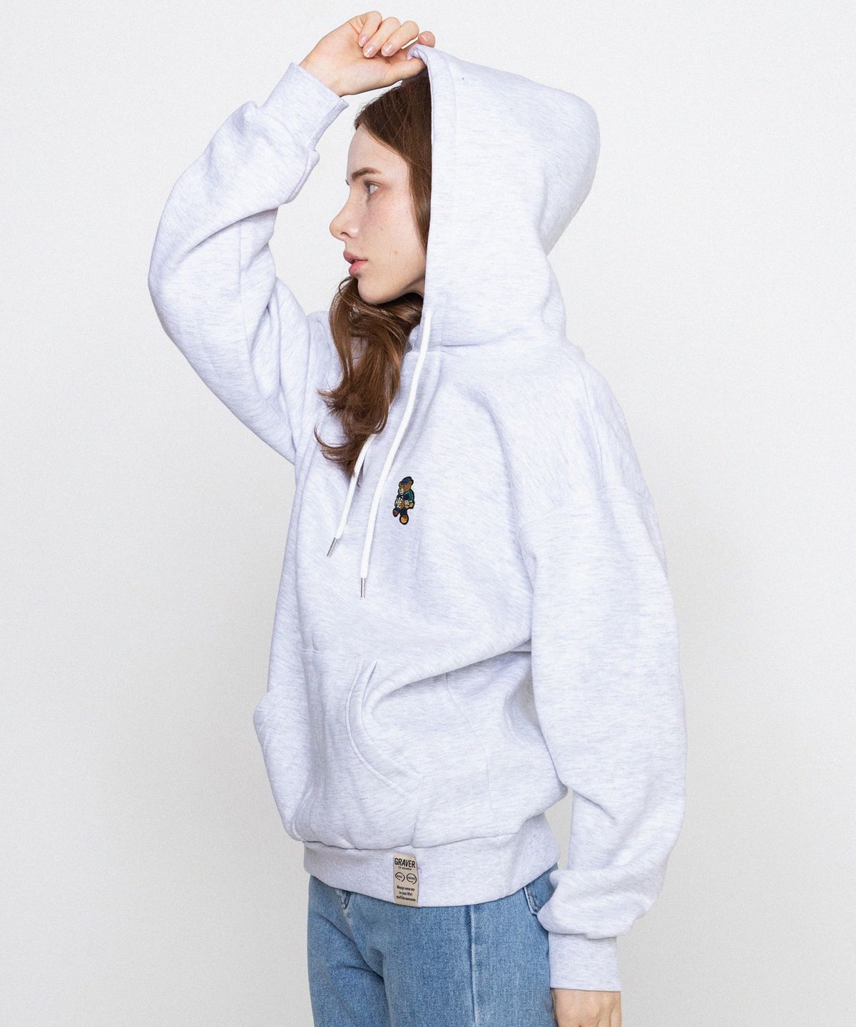그레이버(GRAVER) [UNISEX]데이지 부케 베어 자수 후드티_멜란지화이트