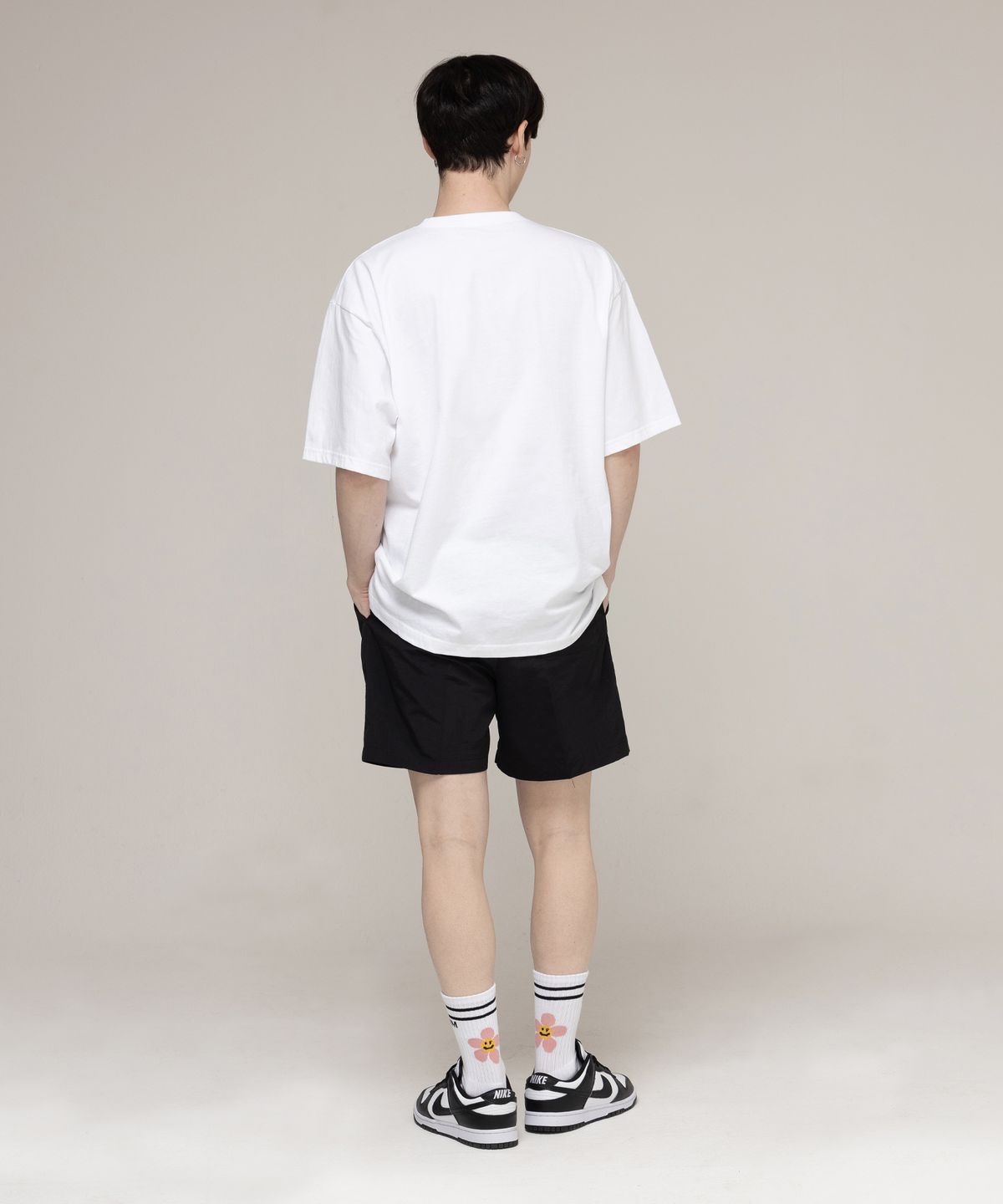 그레이버(GRAVER) [UNISEX]핑크 플라워 스마일 로고 삭스 1팩_화이트