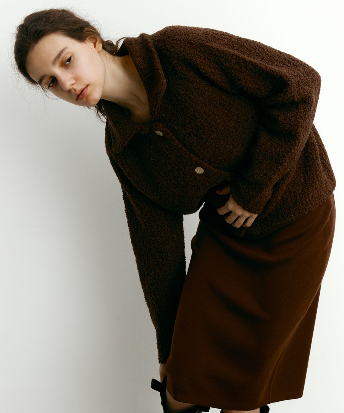 스텝어라운드(STEP AROUND) LOW-GUAGE BOUCLE Collar cardigan [BROWN]