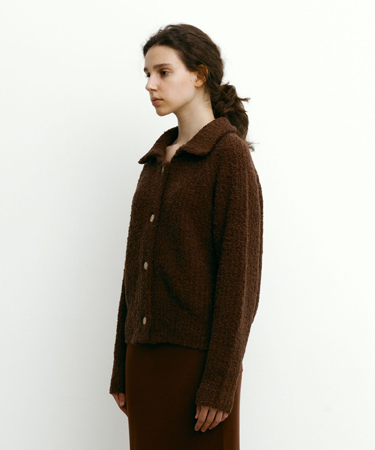 스텝어라운드(STEP AROUND) LOW-GUAGE BOUCLE Collar cardigan [BROWN]