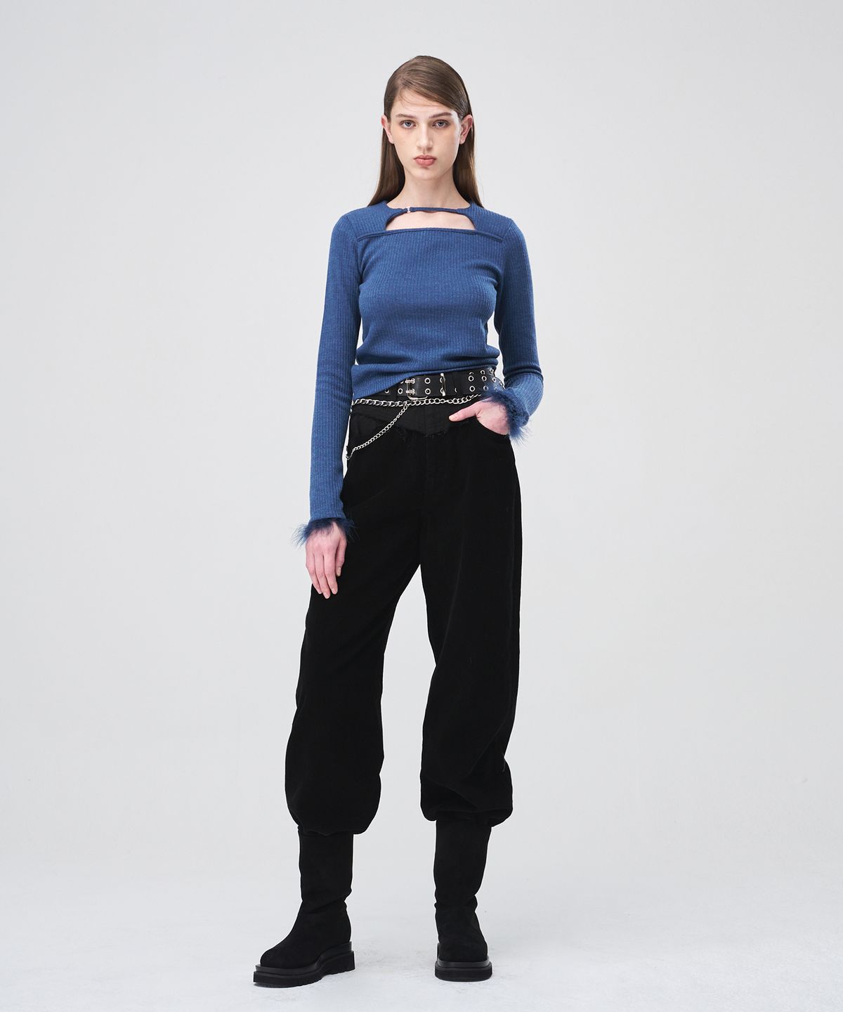 에트몽(ETMON) Fur Trimmed Strap T-Shirt Blue